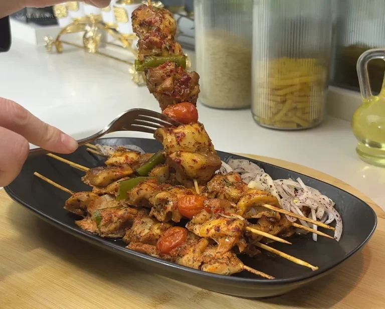 Fırında Tavuk Şiş Kebap Tarifi: Yumuşak ve Sulu Tavuklar