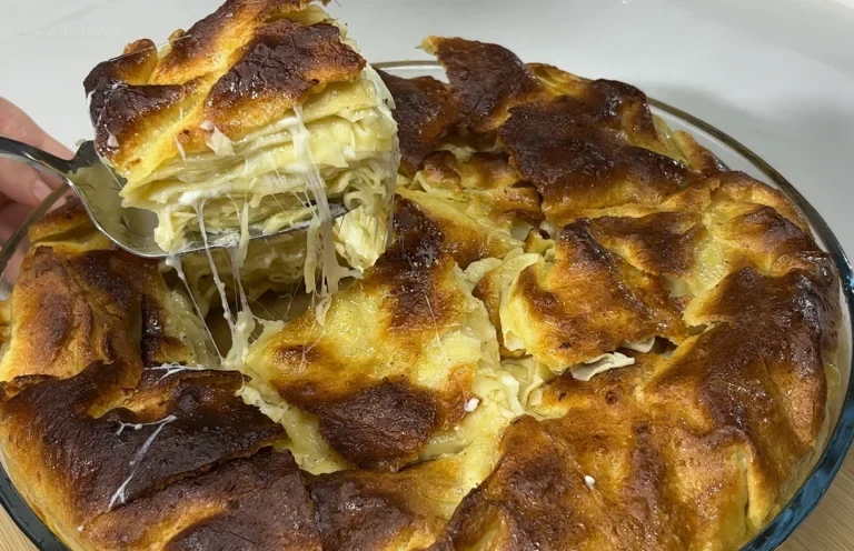 Su Böreği Tarifi: El Açması, Kat Kat Peynirli