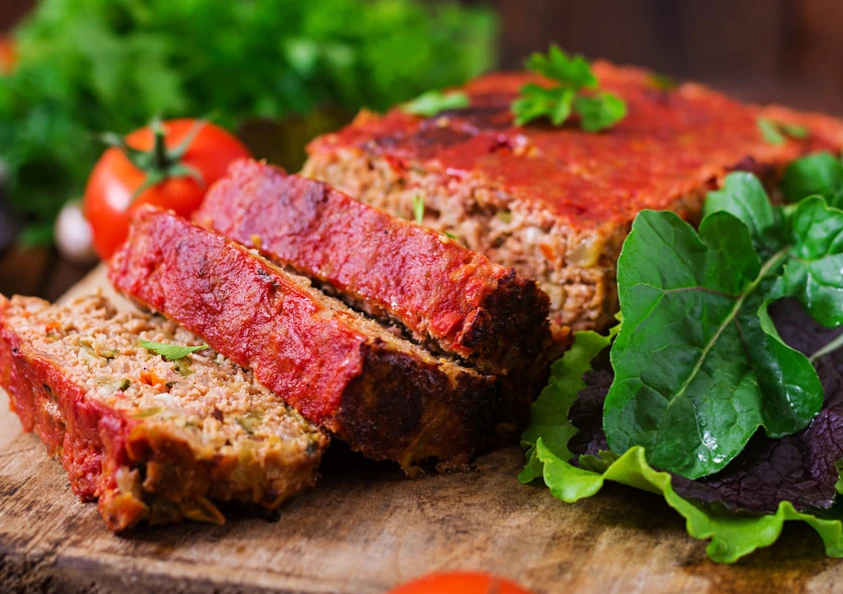 Ev yapımı meatloaf servis görünümü