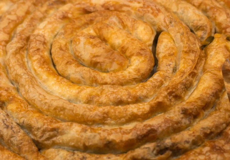 Ispanaklı Börek Tarifi: Çıtır ve Peynirli